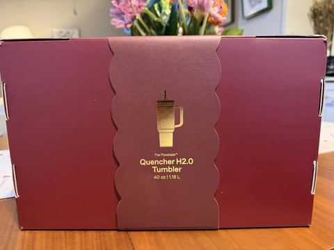 Stanley Valentine’s Day Quencher Tumbler 40 oz – Red Velvet Cake – Limited Edition